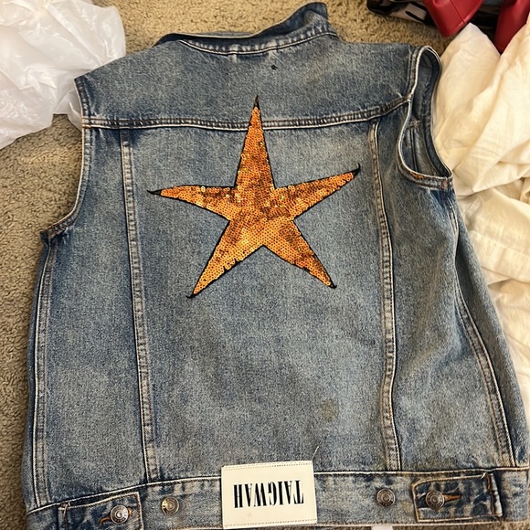 Jean vest with star - Picture 2 of 2